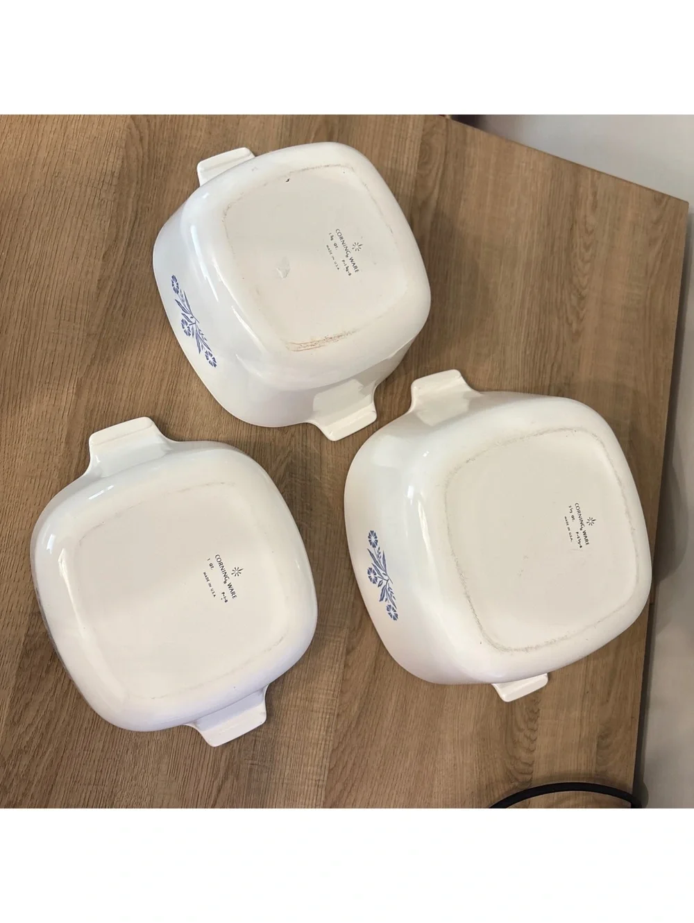 Lot of 3Corning ware Blue cornflower, 1Qt, 2.5Qt & 1 3/4 with lids